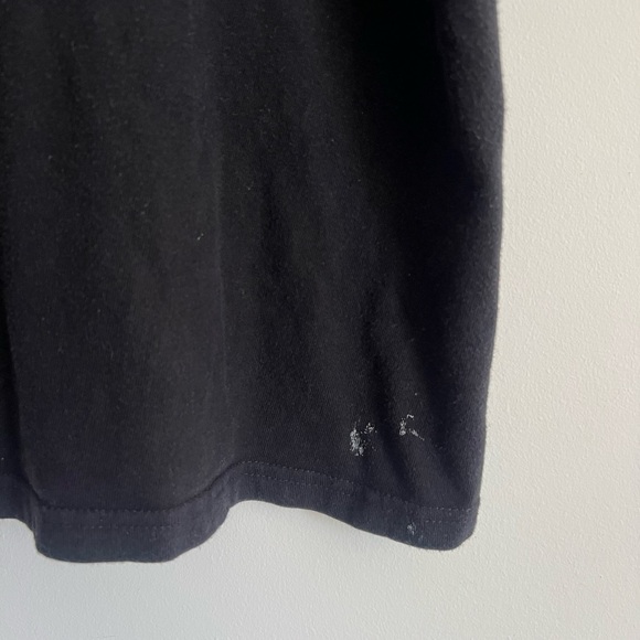 Vintage Harley-Davidson Black Tee with Gold Emblem - Picture 4 of 4